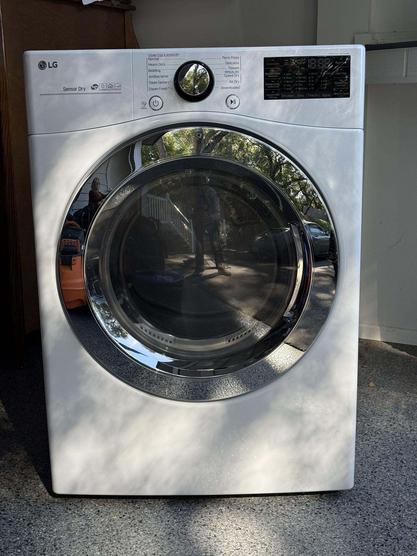 LG 7.4 Electric 240v Dryer Large Capacity Stackable
