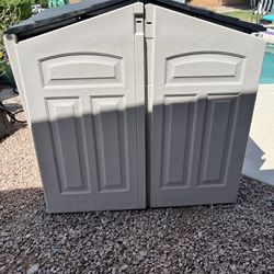 Rubbermaid Sliding Roof Shed 