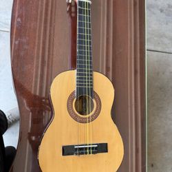 Espanol handmade guitar by paracho Michoacán in great condition!