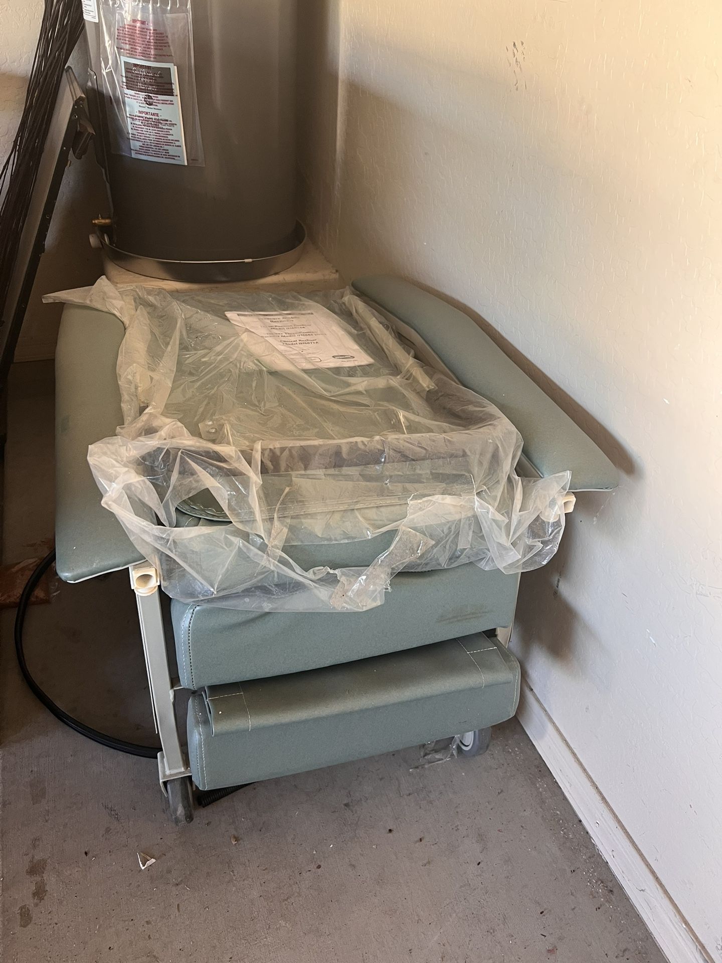 Invacare Mobile Recliner