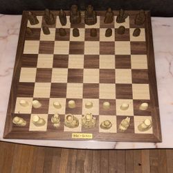 Isle Of Lewis Chess Set 
