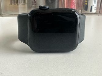 Apple Watch with Black Sport Band 4SE 40 MM aluminum case