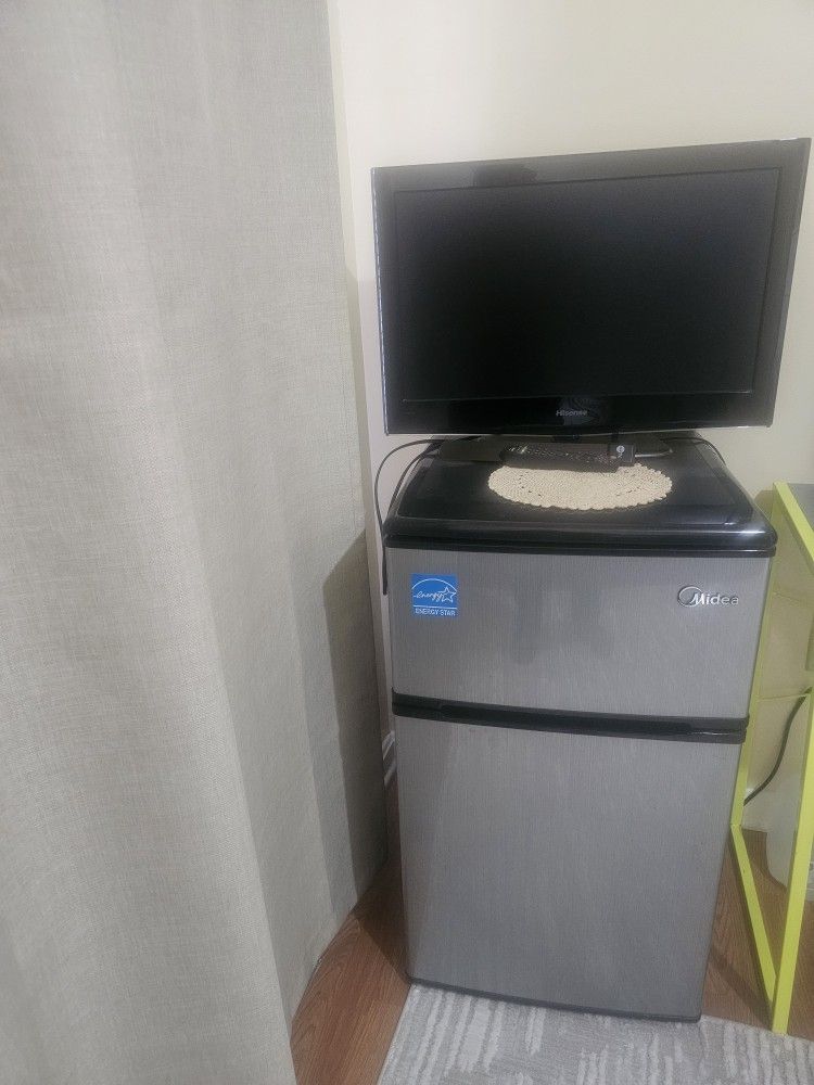 Tv HISENSE 24 & Midea refrigerator stainless steel