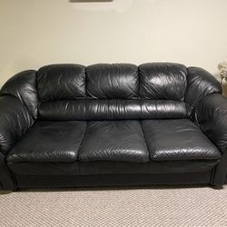 3 Seater Leather Sofa  Very Good Condition $125