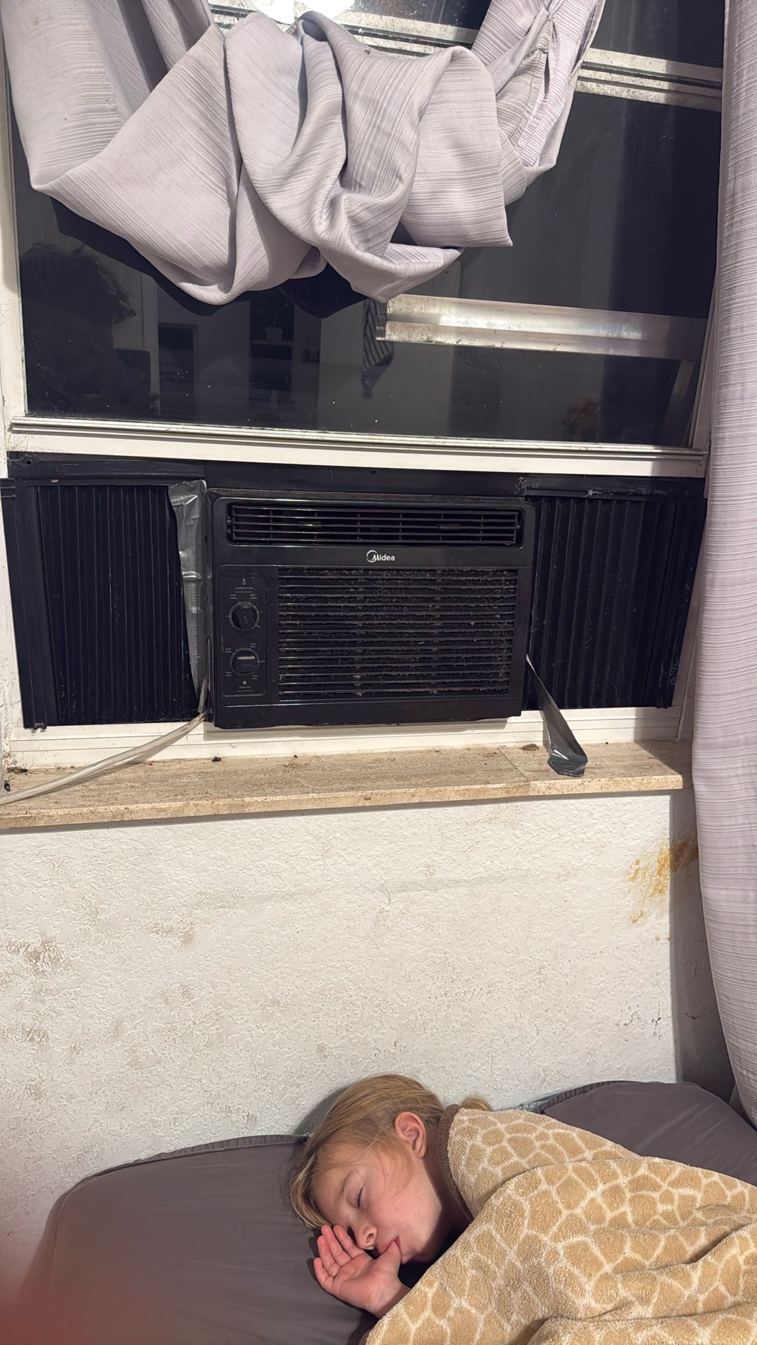 Window AC Unit 
