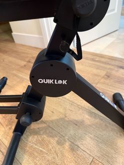 Guitar chair quick loc
