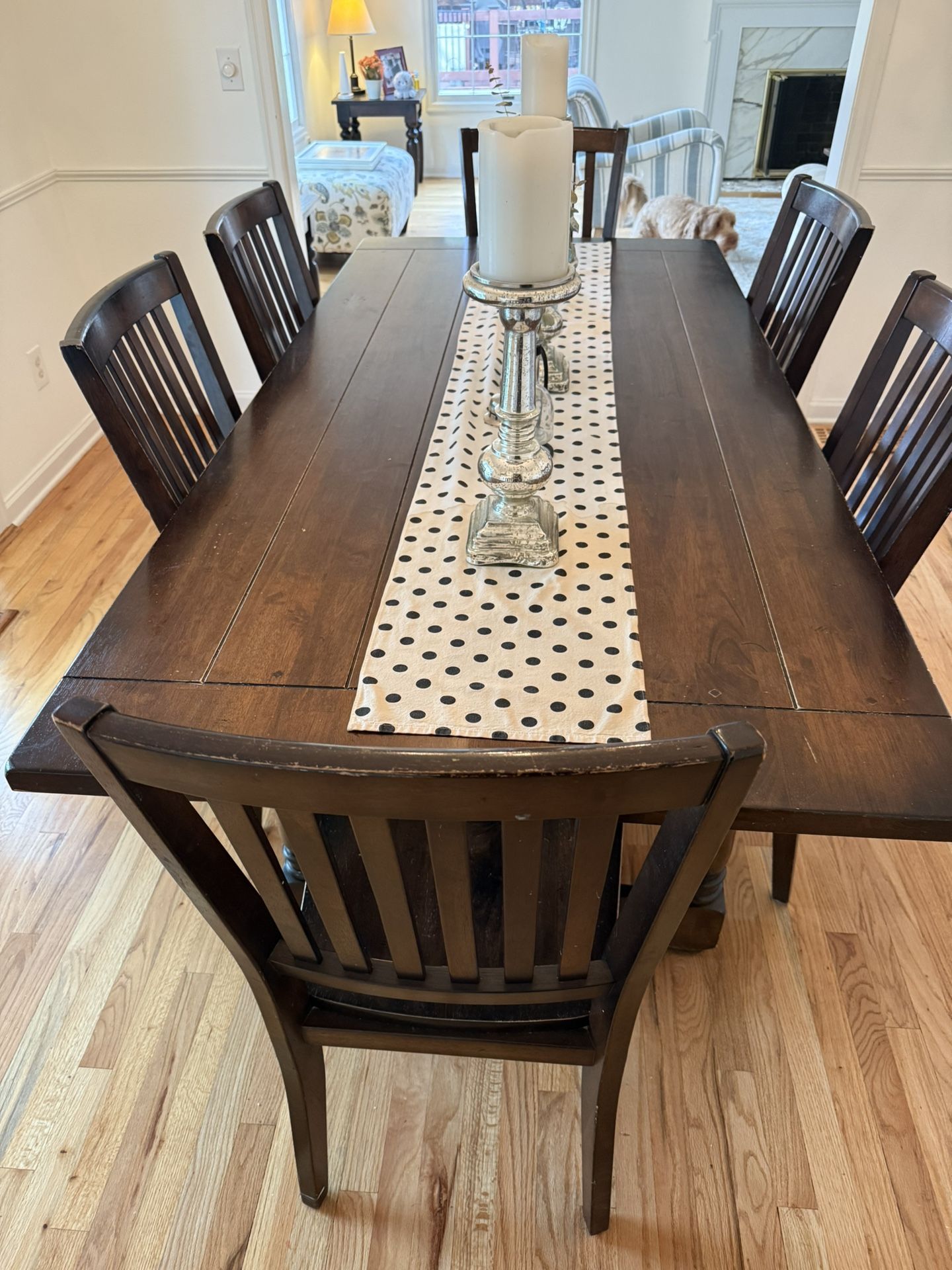 Dining Room Table + 6 Chairs