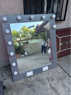 Vanity mirror