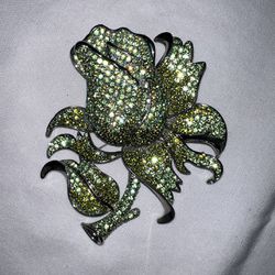 New 5” green crystal large 2 pin gorgeous brooch retails >$100