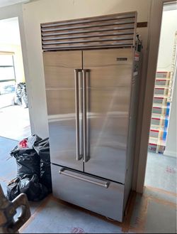 Sub-Zero 36” French Door Refrigerator / Freezer