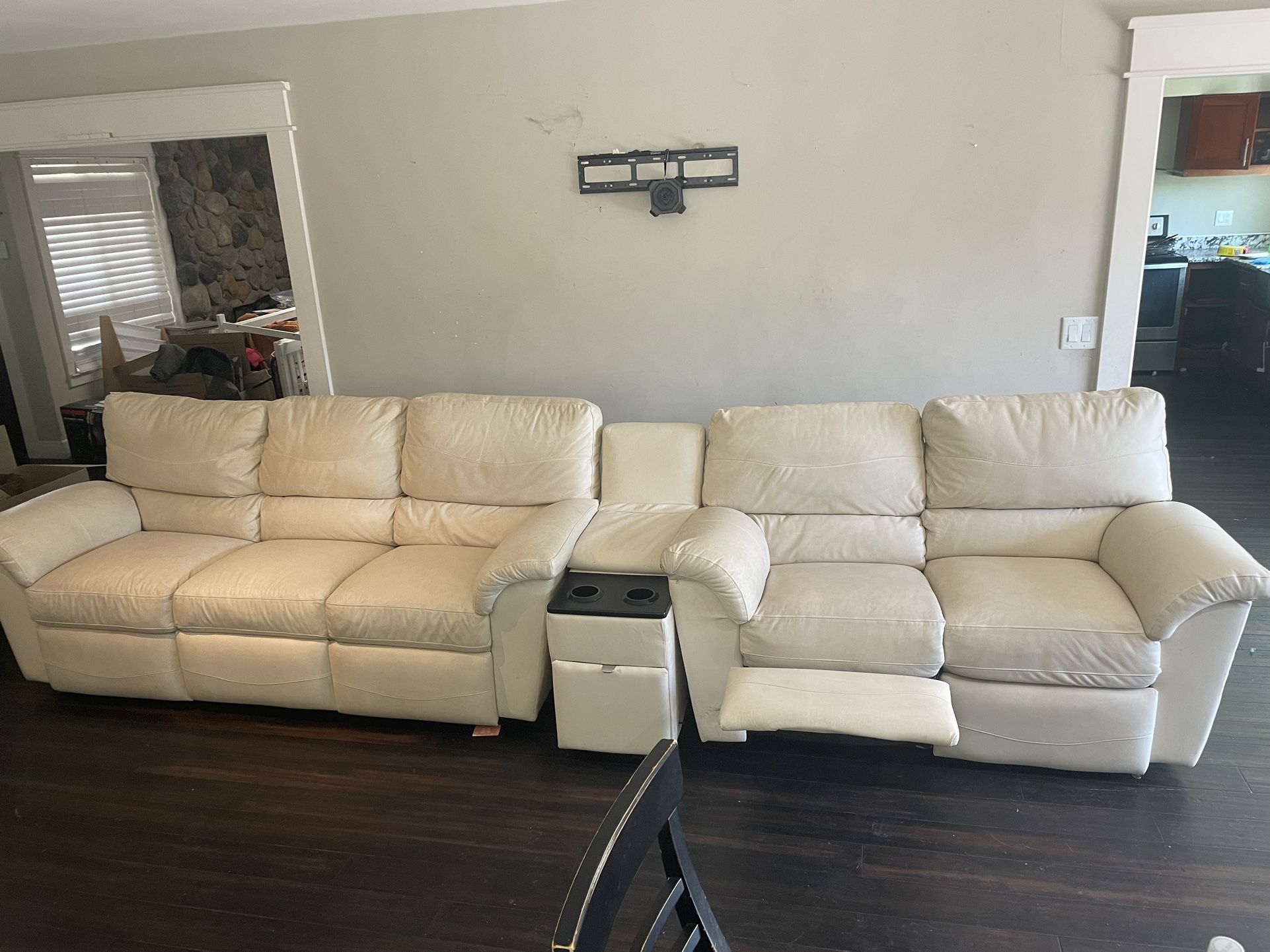 Reclinable Leather Couches Set