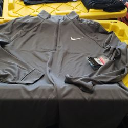 Nike Drifit Quarter Zip Jacket Size Large.  $30 Pickup In Oakdale 