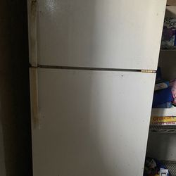 KENMORE Full Size Refrigerator 