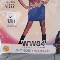 HALLOWEEN COSTUME!! Wonder Woman Kids Size 4-8 