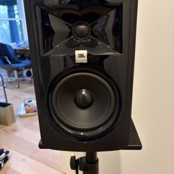 JBL 305P MKll 5” Studio Monitors 