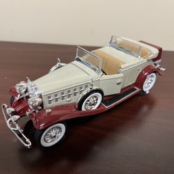 Diecast 1932 Cadillac Phaeton Anson!