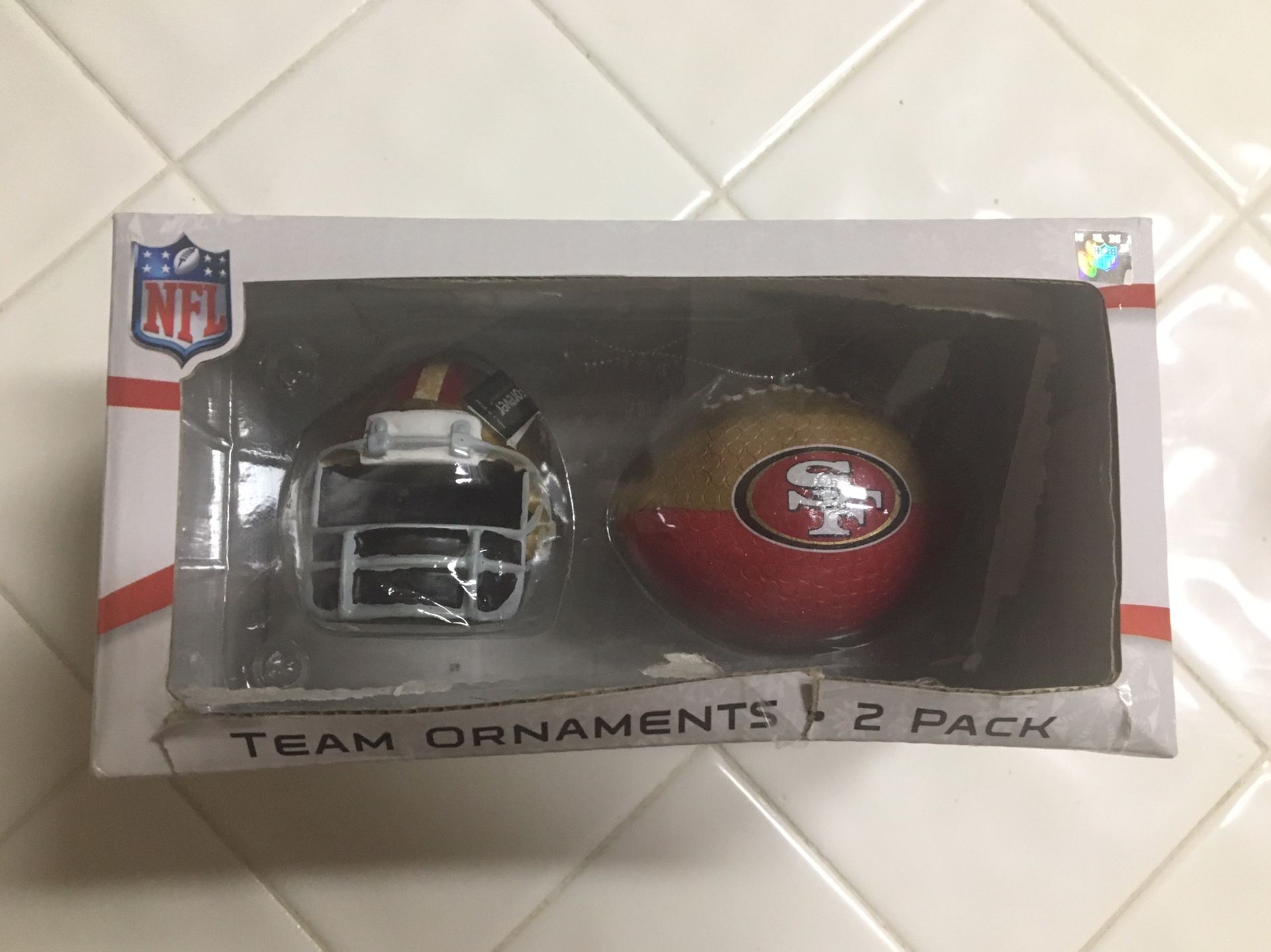 CHRISTMAS TEAM ORNAMENTS 2 PACK, NFL SAN FRANCISCO 49ers, BRAND NEW IN PACKAGE, HELMET FOOTBALL