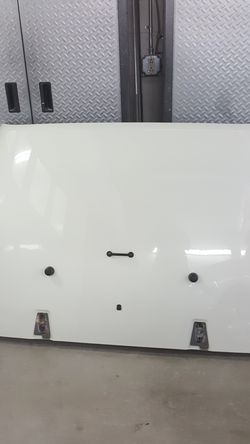 2012 jeep Sahara hood