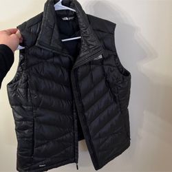 WOMENS NORTH FACE LARGE PUFFER VEST BLACK