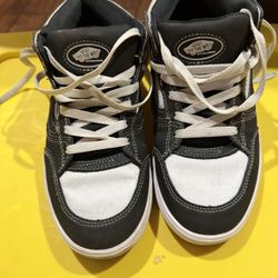 Vans Mid Skate Shoe Size 7.5