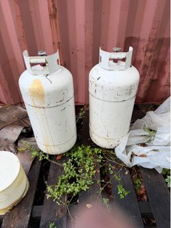 40 pound gas tanks, liquefied petroleum gas