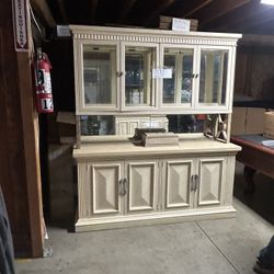 DREXEL HERITAGE CURIO CABINET WITH BUFFET SERVER