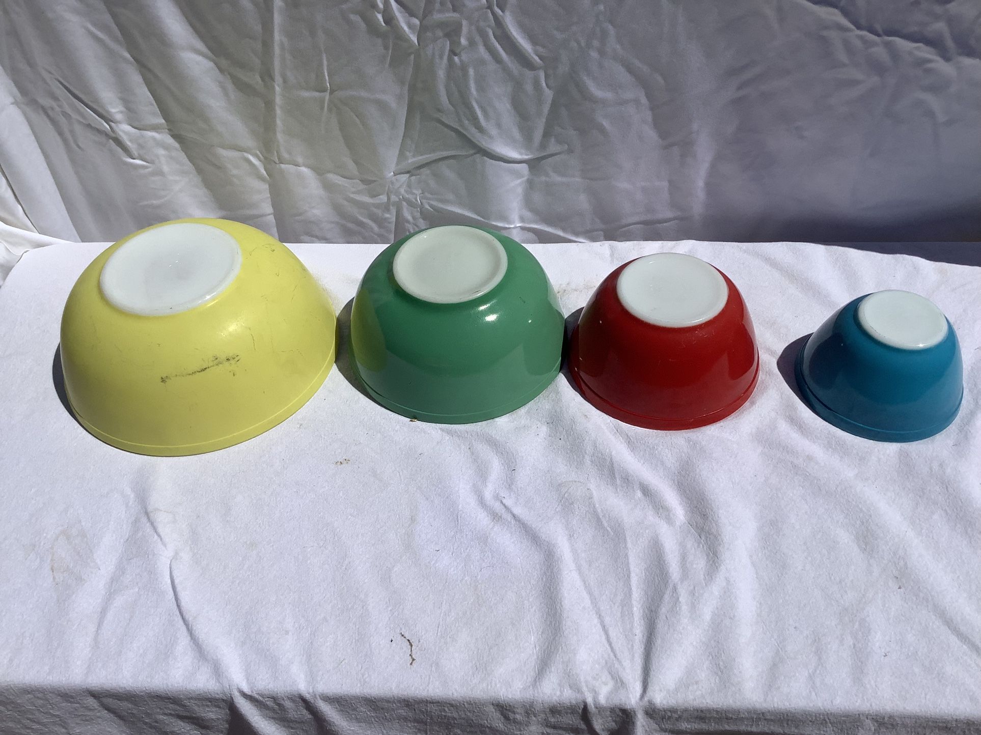 Vintage Pyrex- Primary Colors Mixing Bowls