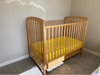Wooden crib with mattress (54”x30”)