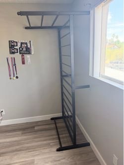 🛏️ Black Metal  Bed Frame – Great Condition