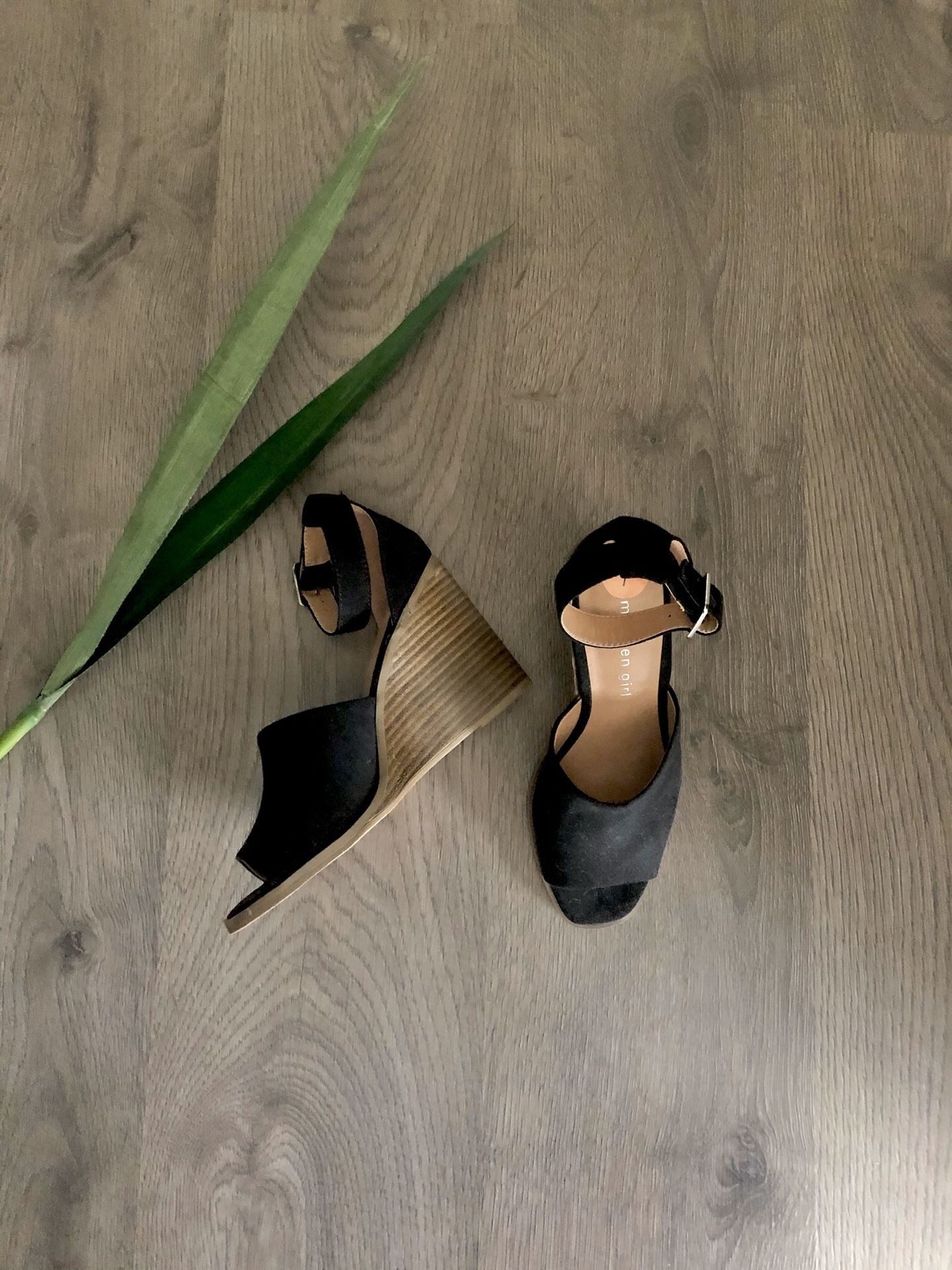 Madden girl black wedges - size 7