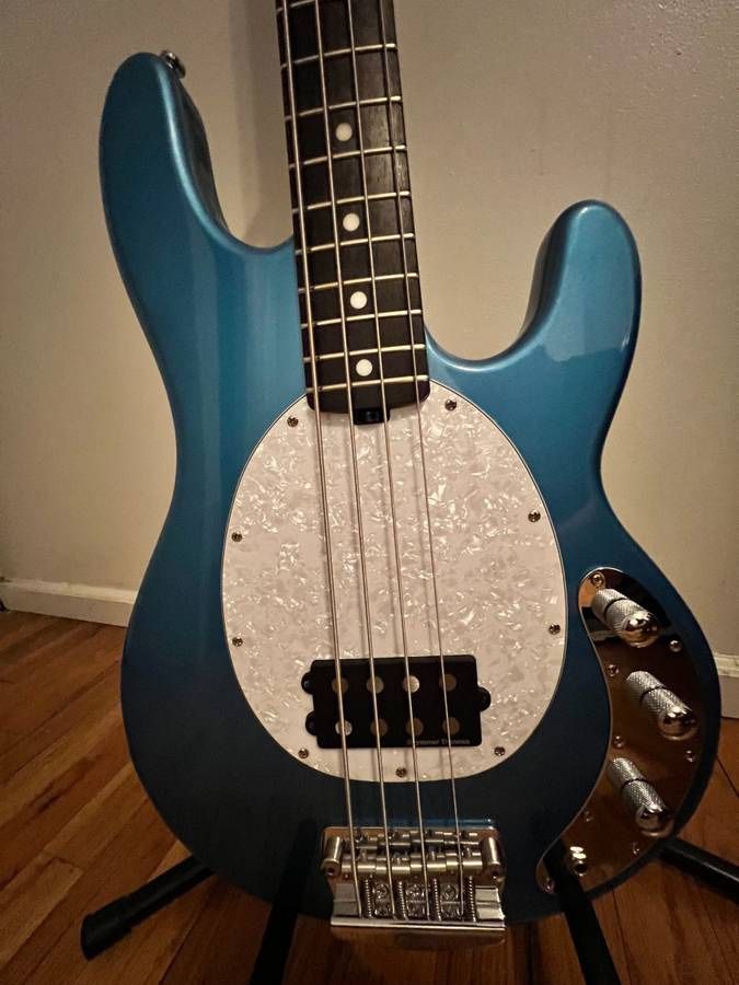 Sterling By Music Man RAY24CA Stingray in Toluca Lake Blue USED (Seymour Duncan Pickup Upgrade)