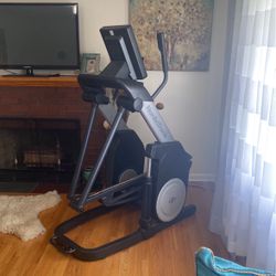 NordicTrack FreeStride Trainer FS7i  Autostride Elliptical 