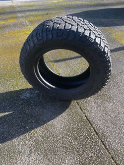 i only have 1 good year wrangler duratrac RT tire З5X12.50R20LT