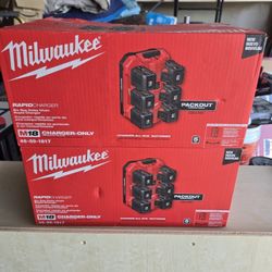 Milwaukee M18 18V PACKOUT 6-Port Daisy Chain Rapid Charger