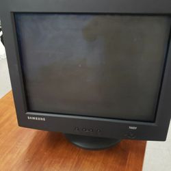 Samsung black 17 inch crt working gaming flat