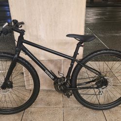 Co-op CTY 1.1 Hybrid Commuter Bike – Disc Brakes – Medium – GREAT Condition