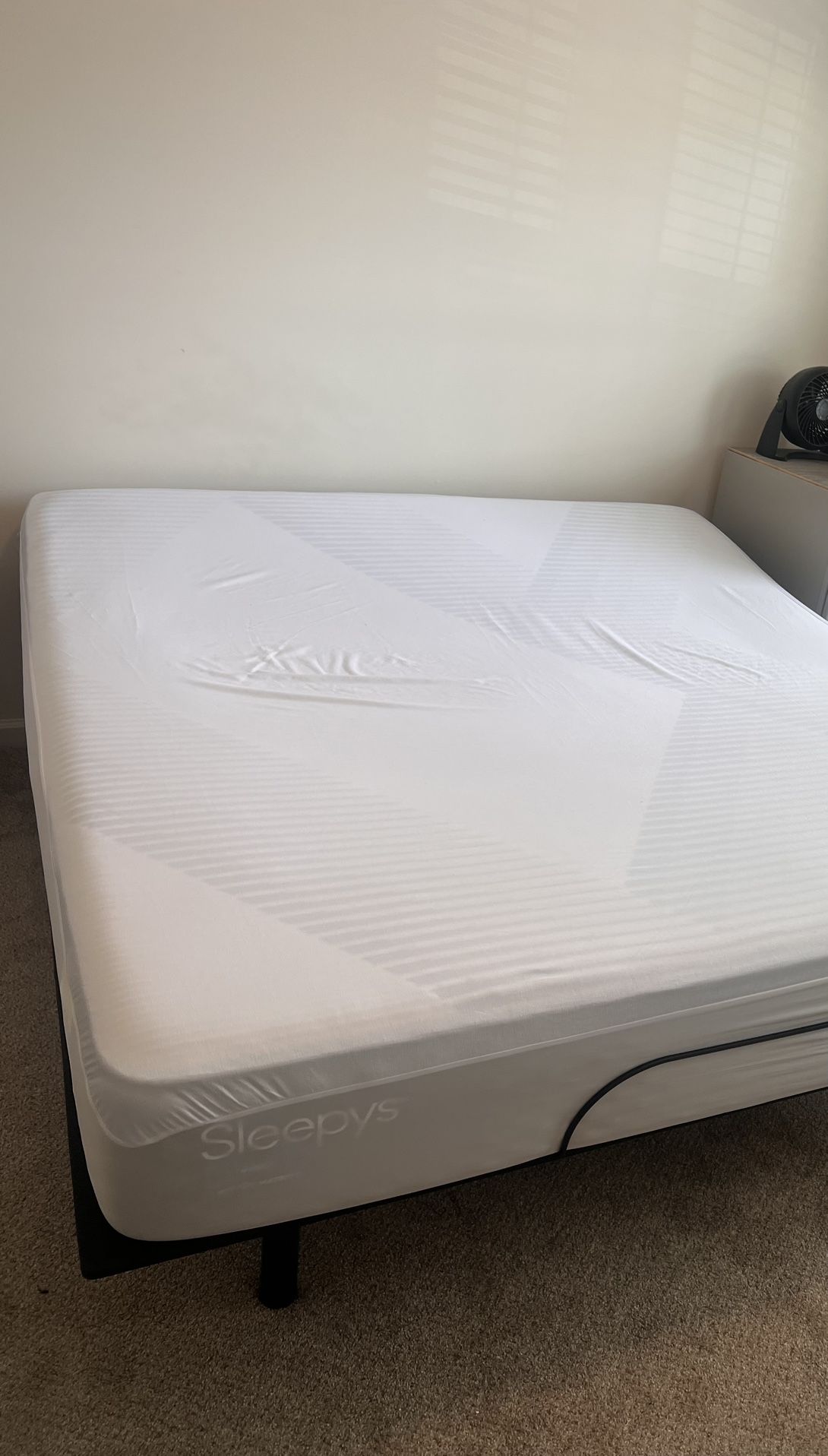 Sleepy s Gel Matrix King Bed for Sale in Nashville TN OfferUp