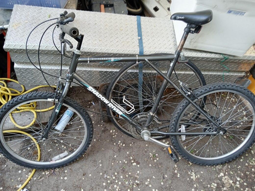 Shadow River 21"/53cm All Terrain 18 Speed Bike (MTB)