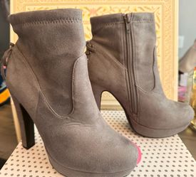 Women’s shoes