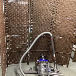 DysonDC23 Turbinehead Canister With 6 Accessory Tools.