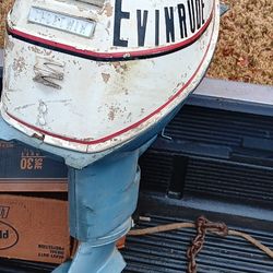 Evinrude 9.5 Hp Outboard Engine. Vintage 