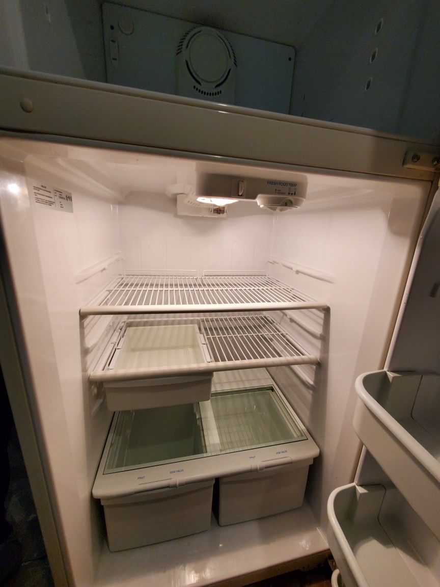 Refrigerator