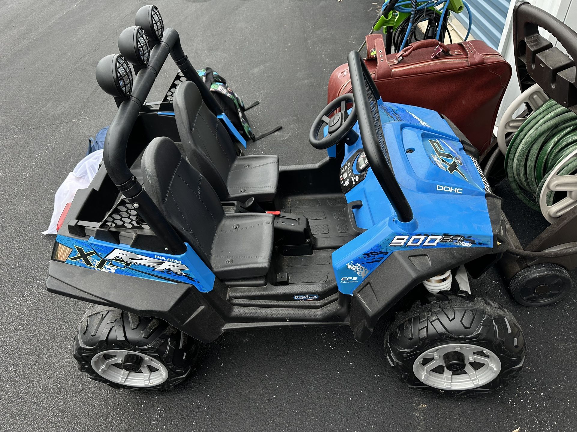 Kids Peg Perego Polaris Ranger RZR 900 12-Volt Battery-Powered Ride-On