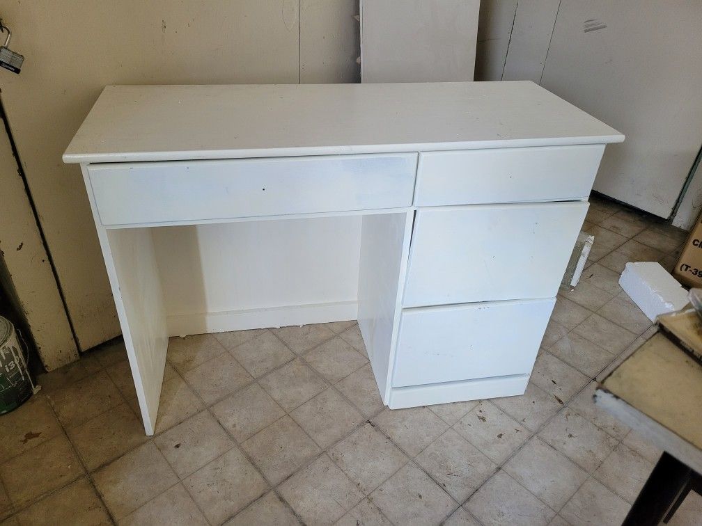 Desk/Chair