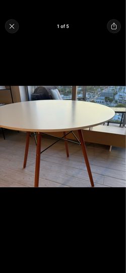Dining Table + Chairs Full Set!: Like New