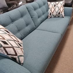 Tufted Nice Couch And Loveseat!