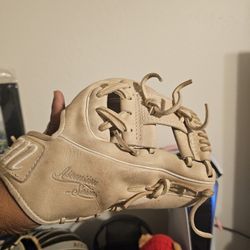 Marucci Baseball Glove 