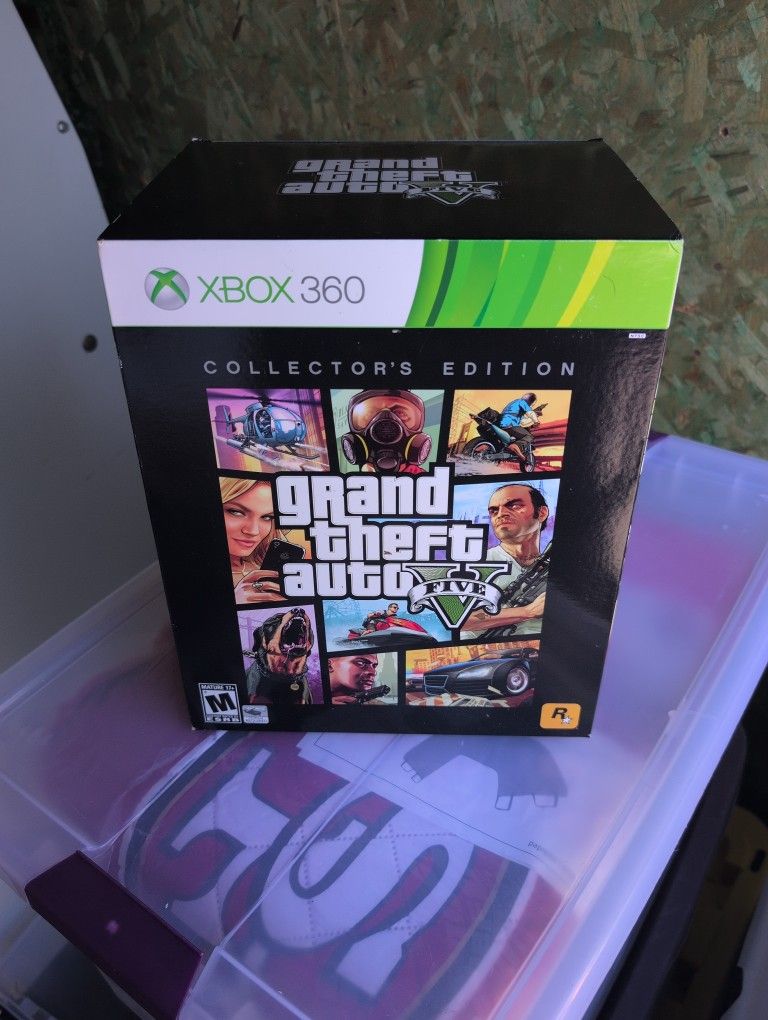 XBOX 360 Collectors Edition Game and Accessories. GTA 5