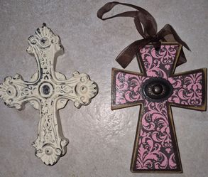 NWOT Decorative 5" Wall Cross Lot (2 Pcs) - Resin & Wooden Shabby Chic