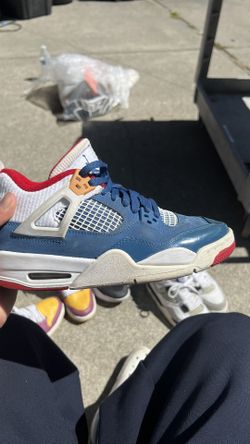Messy Room Jordan 4s Size 5.5